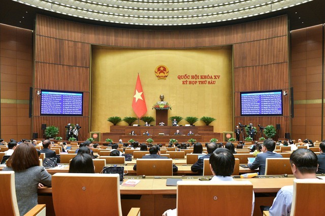Quốc hội họp phiên toàn thể ở hội trường, thảo luận về Dự án Luật Tổ chức TAND (sửa đổi). 