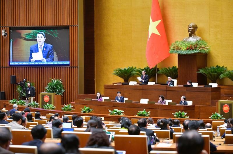 Phó Chủ tịch Quốc hội Nguyễn Đức Hải điều hành nội dung thảo luận về Dự án Luật Các tổ chức tín dụng (sửa đổi).