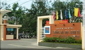 Trường Đại học Kinh tế Đà Nẵng: Trao bằng tốt nghiệp cho 150 thạc sĩ 