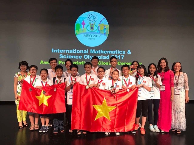 Đội tuyển Việt Nam tham dự Kỳ thi Toán và Khoa học Quốc tế 2017 (IMSO 2017) đã giành được 12/12 huy chương