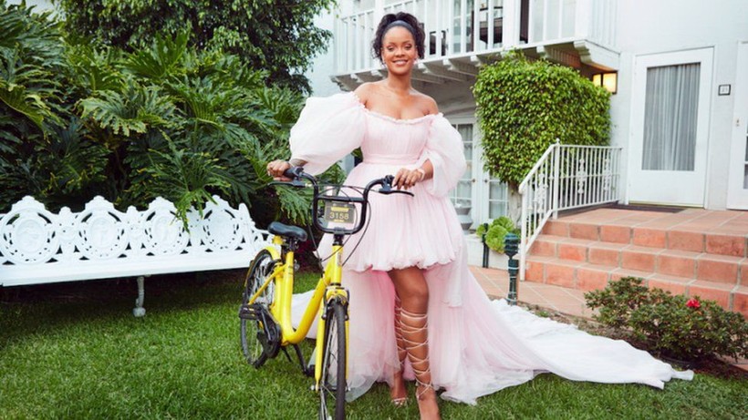 Rihanna và chương trình xe đạp cho nữ sinh tại Malawi