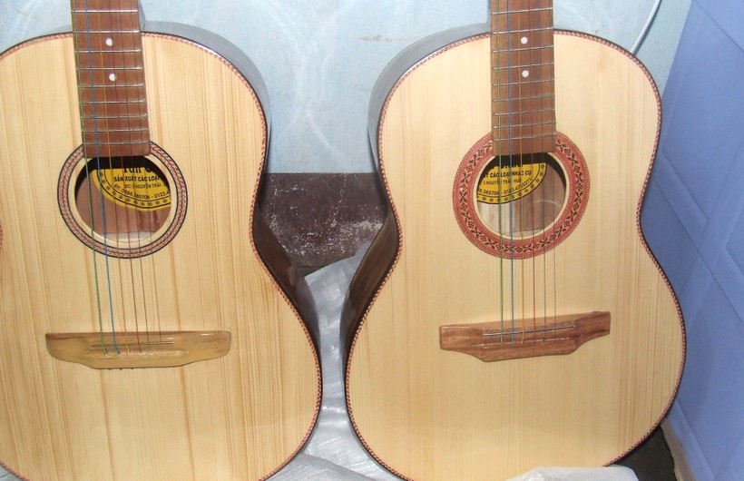 Guitar cổ điển Tân Châu (cần đàn rộng bản) được dân chơi nhạc classic ưa chuộng
