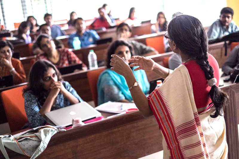 Ấn Độ: Giảng viên phải có bằng tiến sĩ
