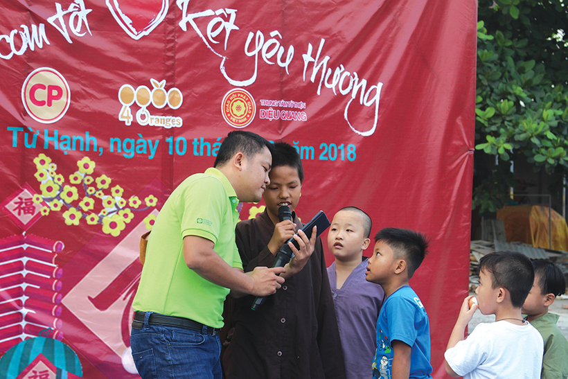 Nguyễn Tuấn Khởi với các hoạt động vì trẻ em và người nghèo Việt Nam