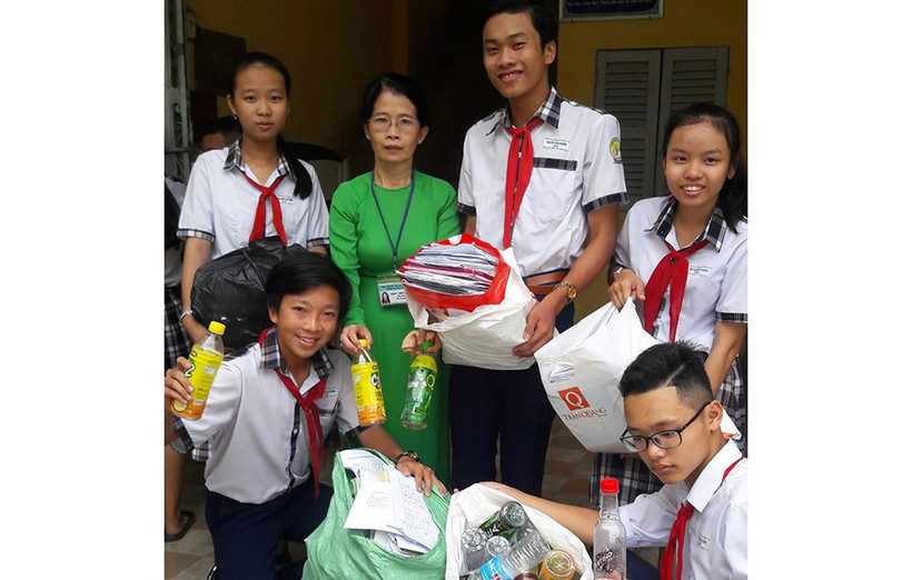 Vỏ chai nhựa được thu gom làm kế hoạch nhỏ ở Trường THCS Võ Thị Sáu - Sa Đéc, Đồng Tháp