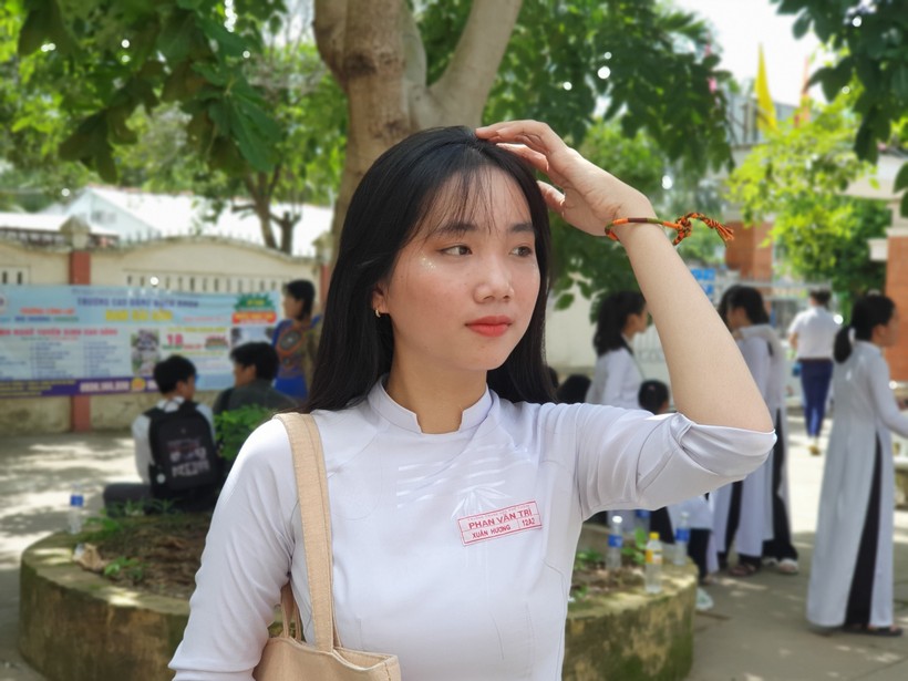 HS Nguyễn Xuân Hương.