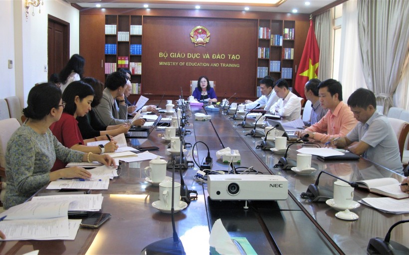 Thứ trưởng Ngô Thị Minh yêu cầu việc xây dựng đề án y tế trường học phải bảo đảm tính khả thi và bền vững.