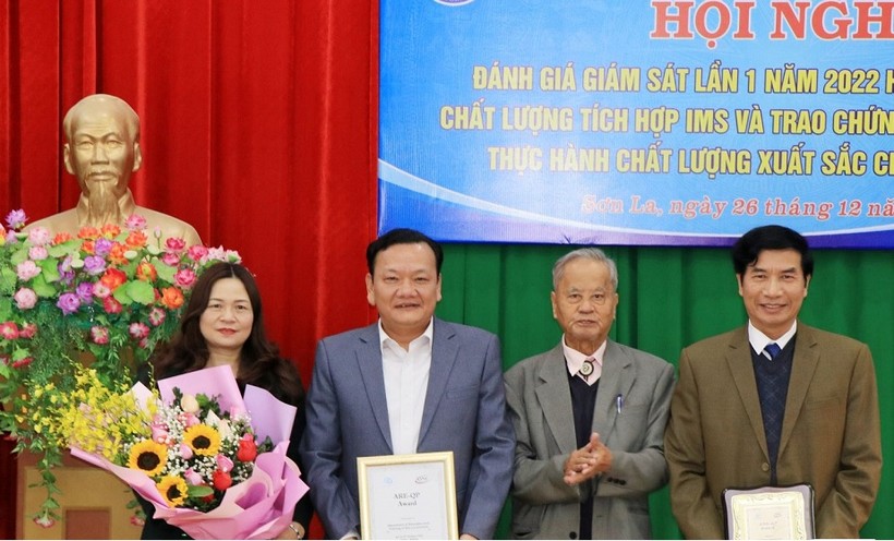 Sở GD&ĐT Sơn La nhận giải thưởng Thực hành chất lượng châu Á.