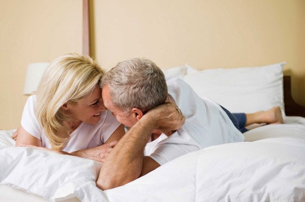 Đôi vợ vợ chồng gần 80 tuổi ngủ riêng nhiều năm nhưng thời gian gần đây người chồng đòi "yêu"