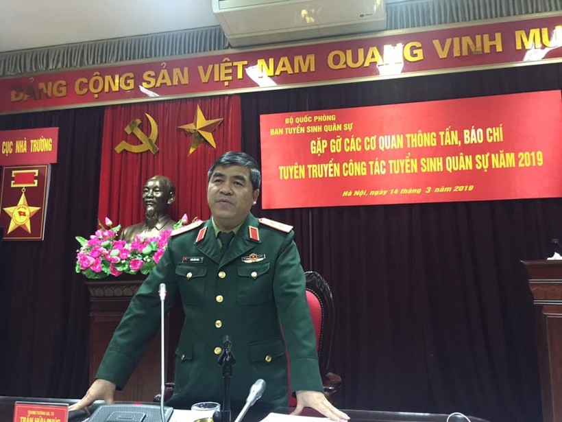 Trung Tướng GS.TS Trần Hữu Phúc – Cục trưởng Cục Nhà trường – Phó trưởng Ban tuyển sinh Quân sự BQP trao đổi cùng báo chí. 