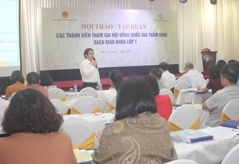 TS. Thái Văn Tài - Quyền Vụ trưởng Vụ GDTH phát biểu tại hội thảo - tập huấn.