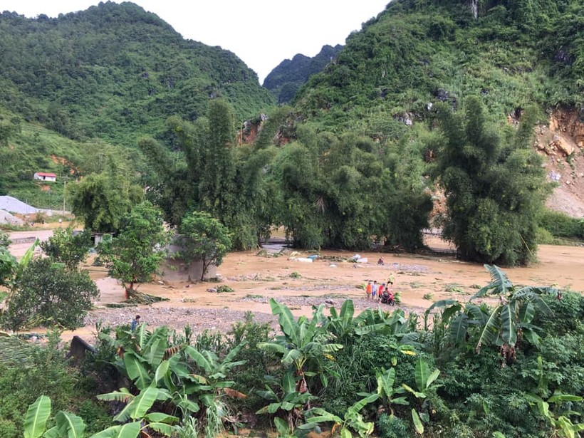 Mưa lũ lớn khiến nhiều nơi trên địa bàn huyện Yên Minh chìm trong nước.