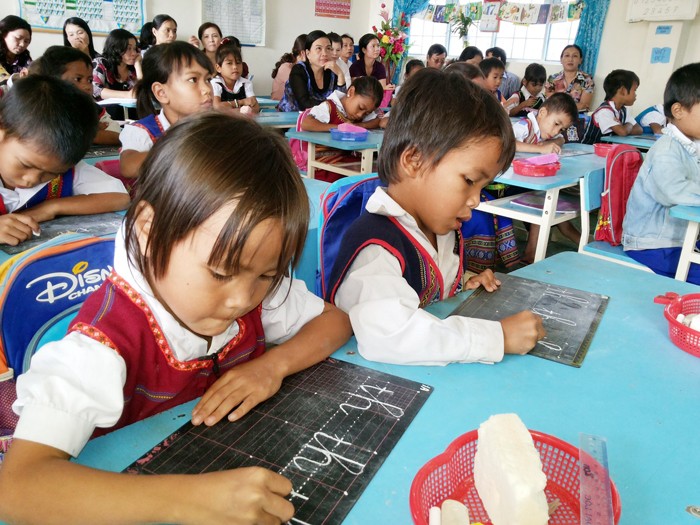 Tăng cường tiếng Việt là chìa khóa để phát triển giáo dục dân tộc.