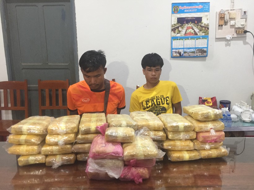 215.000 viên ma túy tổng hợp là số lượng bắt được lớn nhất từ trước đến nay tại biên giới Việt Nam – Lào, khu vực Quảng Trị.