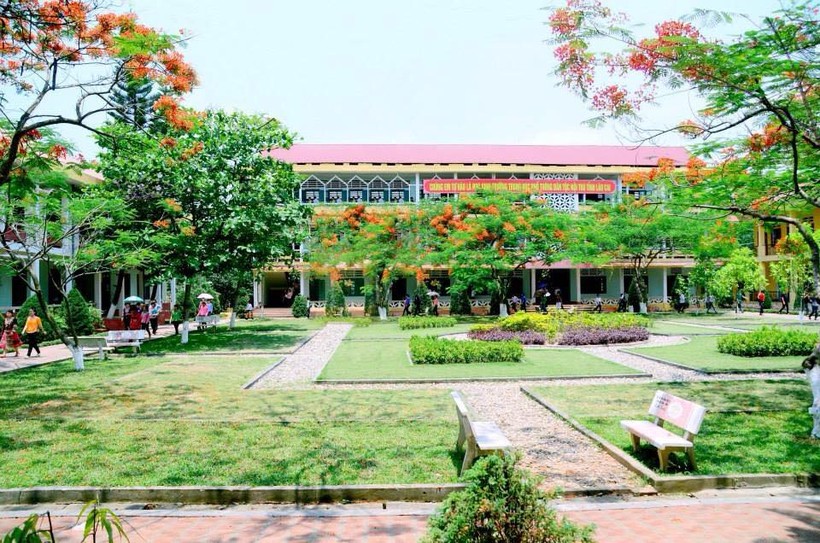 Trường THPT Dân tộc nội trú tỉnh Lào Cai.