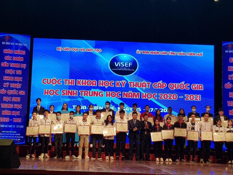 Cuộc thi KHKT cấp quốc gia dành cho HS trung học năm học 2020 - 2021 đã kết thúc thành công tại Thừa Thiên Huế