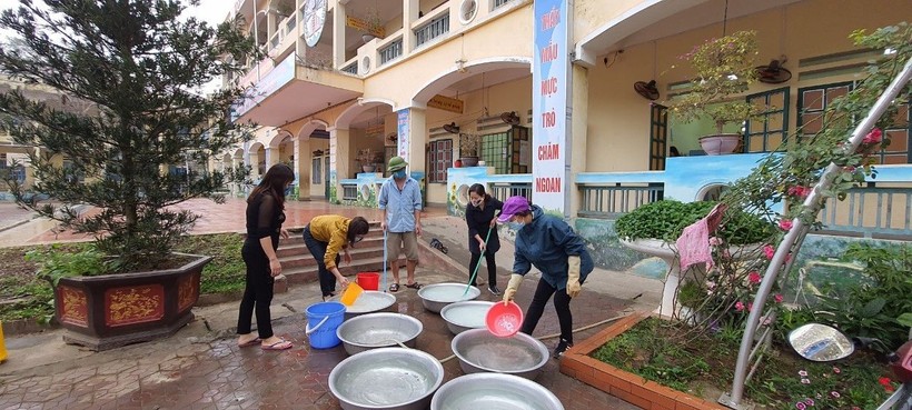 Công tác vệ sinh trường lớp  được trường TH Lê Văn Tám (Lào Cai) chuẩn bị chu đáo, sẵn sàng.
