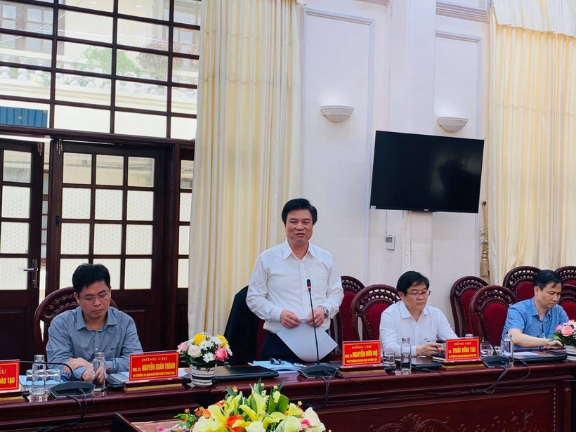 Thứ trưởng Nguyễn Hữu Độ đánh giá cao nỗ lực và hiệu quả của ngành Giáo dục Ninh Bình. 