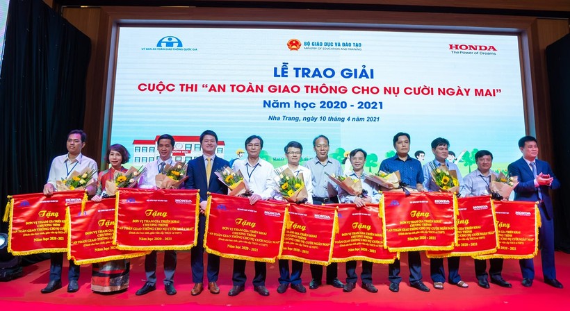 Đoàn Lào Cai nhận giải trong tại  Cuộc "ATGT cho nụ cười ngày mai nưm học 2020 - 2021" quốc gia năm 2021.