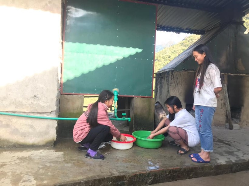 Hệ thống nước nóng miễn phí tại  Trường THCS &THPT Bát Xát (Lào Cai) giúp HS đảm bảo sức khỏe và yên tâm học tập.