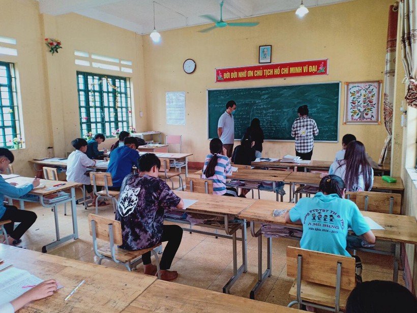Ôn tập cho kỳ thi tuyển sinh lớp 10 tại trường TH&THCS A Mú Sung (Bát Xát- Lào Cai)