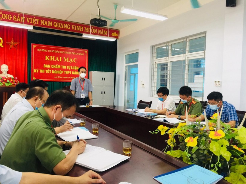 Thứ trưởng Hoàng Minh Sơn làm việc với Ban chỉ đạo thi tốt nghiệp  THPT năm 2021 tỉnh Lai  Châu