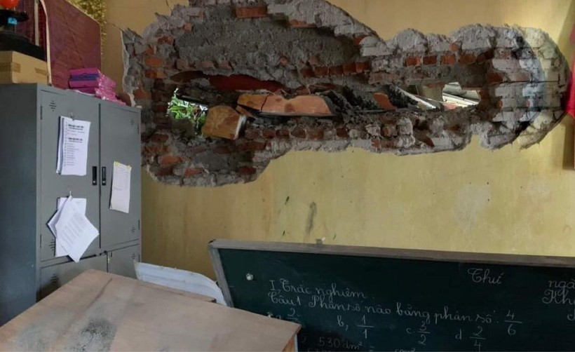 Sạt lở đất khiến một trường học ở Sa Pa bị hư hỏng nặng