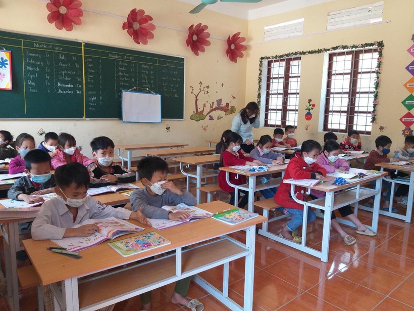 Nhiều trường nội trú, bán trú đã cho học sinh ở lại trường để đảm bảo phòng dịch và dạy học. 