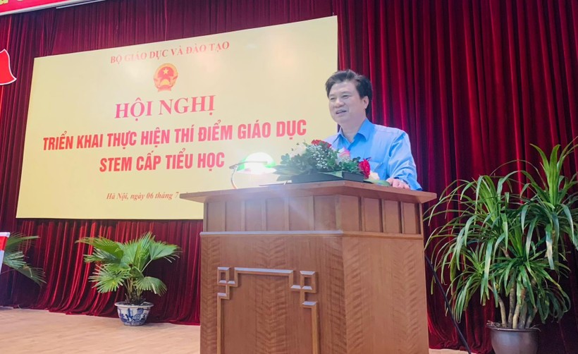 Thứ trưởng Nguyễn Hữu Độ phát biểu tại Hội nghị. 