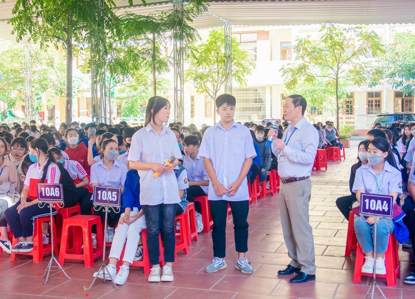 Trường THPT Đồng Đăng, Lạng Sơn, tuyên truyền phòng chống tác hại của thuốc lá.