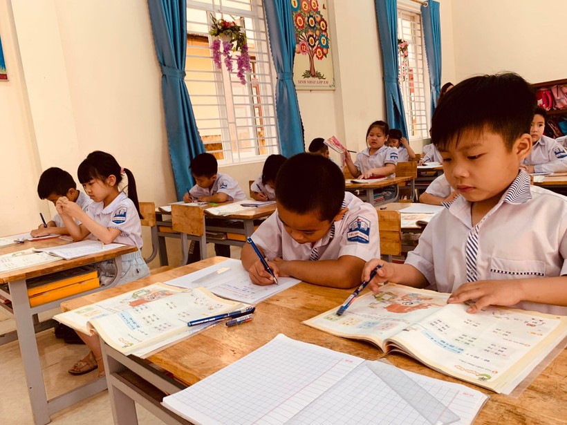 Học sinh tiểu học công lập tỉnh Ninh Bình không phải đóng học phí.