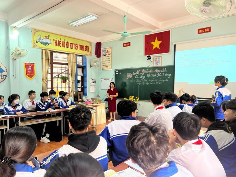 Cô giáo Hà Minh Tâm với tiết dạy mang chủ đề: “Giáo dục đạo đức, lối sống, ước mơ, khát vọng cống hiến cho học sinh”.