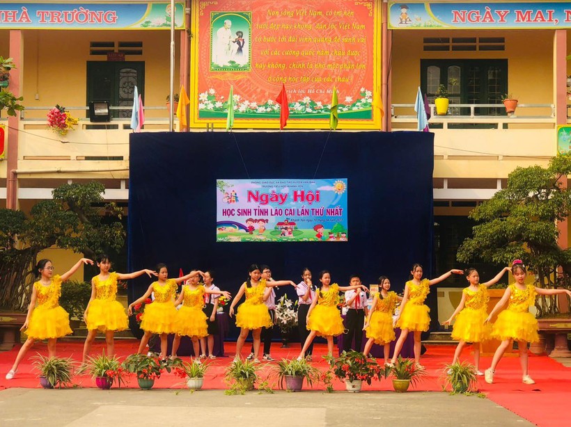 Các trường Tiểu học tại Lào Cai tưng bừng trong ngày hội. 