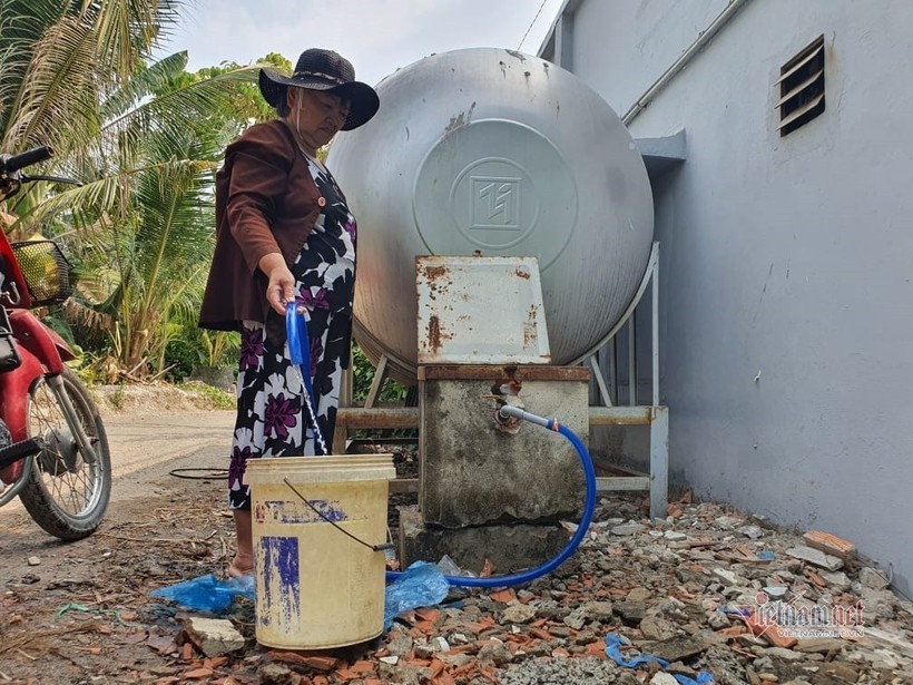 SAWACO khuyến cáo người dân cần dự trữ nước sạch để sử dụng trong thời gian từ 25 - 26/3 (Nguồn: Vietnamnet).