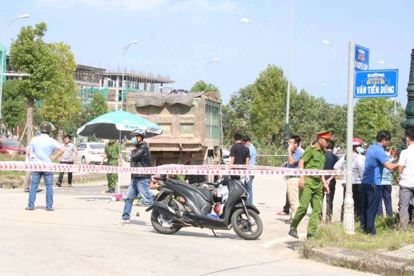 Hiện trường vụ tai nạn đặc biệt nghiêm trọng tại TP Huế khiến 4 mẹ con tử vong thảm thương.