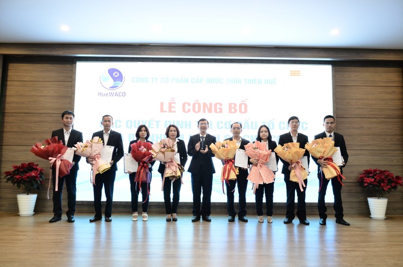 Công ty Cổ phần Cấp nước Thừa Thiên Huế (HueWACO) tổ chức Lễ công bố các quyết định tái cơ cấu tổ chức và bổ nhiệm nhân sự chủ chốt.
