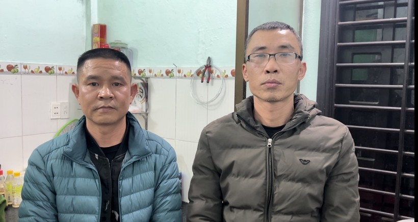 Lê Tuấn Anh (trái) và Lý Đức Lâm (phải) là các đối tượng có tiền án đến từ Hà Nội, tạm trú tại Thừa Thiên - Huế bị bắt vì cho vay nặng lãi với lãi suất hơn 400%.