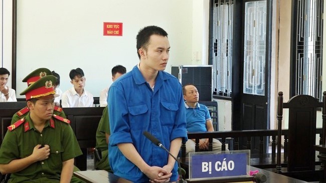 Nguyễn Văn Huyền Đức tại phiên tòa sơ thẩm ngày 22/9 (Ảnh: H.L).