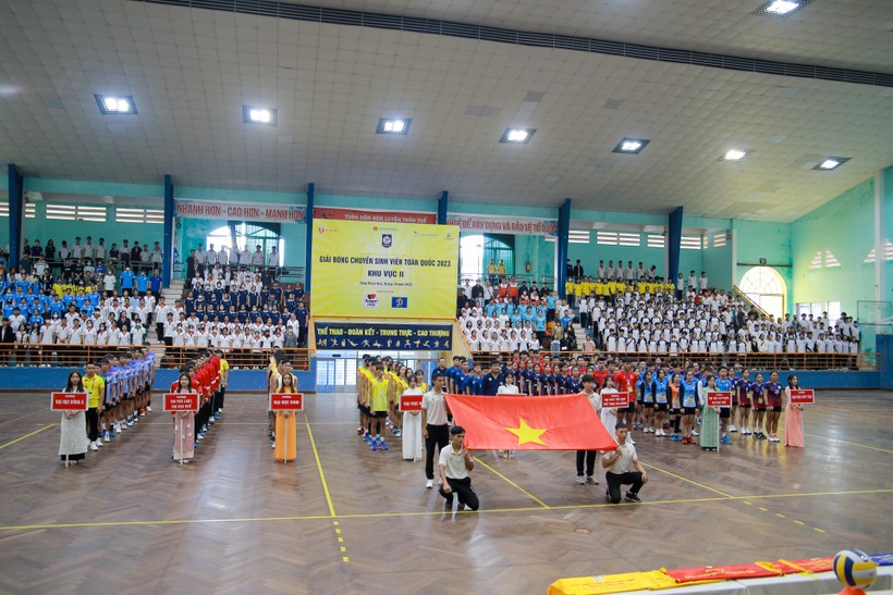 Đại học Huế khai mạc giải bóng chuyền sinh viên toàn quốc khu vực 2.