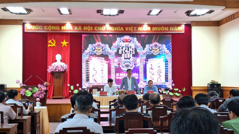 Cuộc họp báo quý I/2024 tại UBND tỉnh Thừa Thiên Huế giới thiệu đến Poster Festival Huế 2024. (Ảnh: Đại Dương).