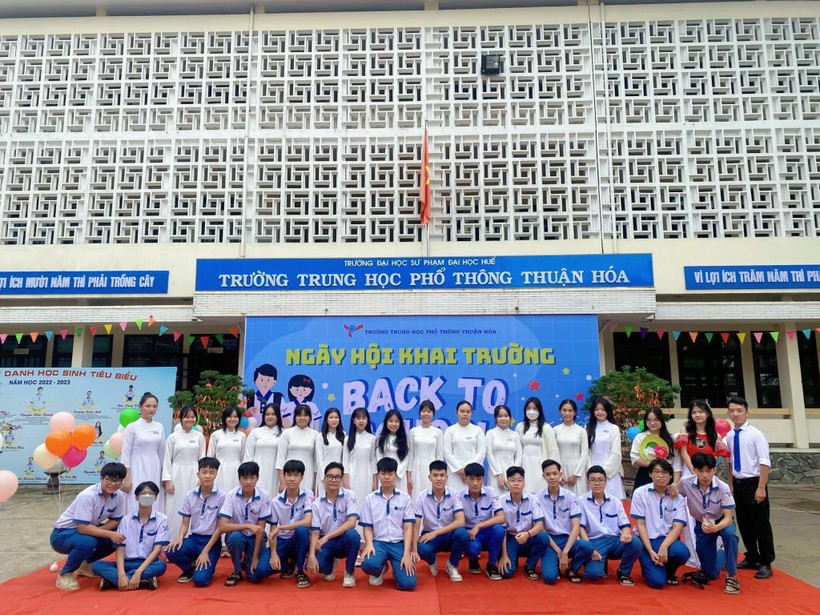 Học sinh Trường THPT Thuận Hóa.