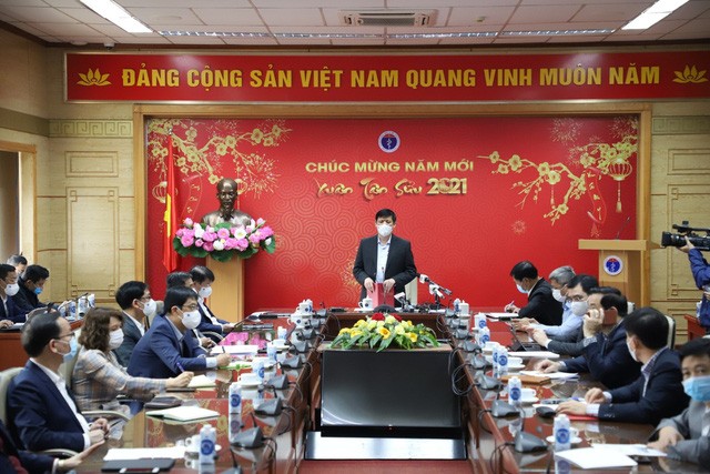 Bộ trưởng Bộ Y tế Nguyễn Thanh Long phát biểu tại cuộc họp giao ban trực tuyến phòng chống dịch COVID-19 sáng 19/2. Ảnh: Bộ Y tế.
