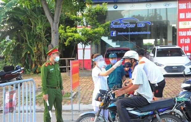 Một chốt kiểm soát người ra vào thành phố Hải Dương tại chốt kiểm tra trên đường Trường Chinh. Ảnh: Mạnh Minh/TTXVN