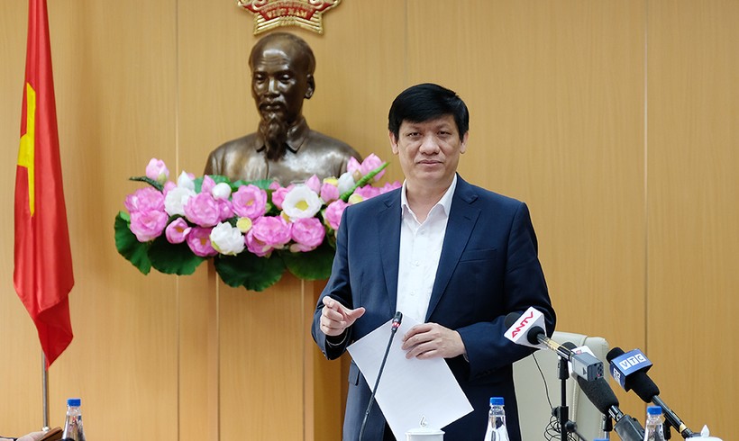 GS.TS Nguyễn Thanh Long - Uỷ viên Trung ương Đảng, Bộ trưởng Bộ Y tế chủ trì hội nghị tại điểm cầu Bộ Y tế. Ảnh: Trần Minh