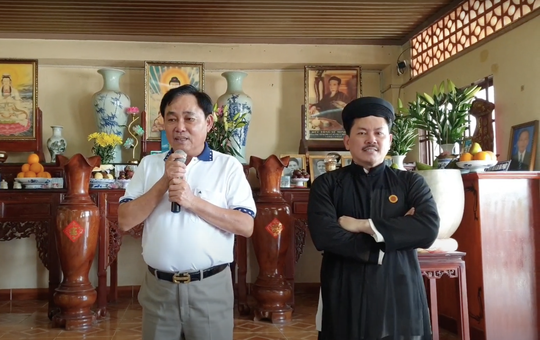 Ông Huỳnh Uy Dũng (bìa trái) và ông Võ Hoàng Yên. Ảnh: NLĐ.
