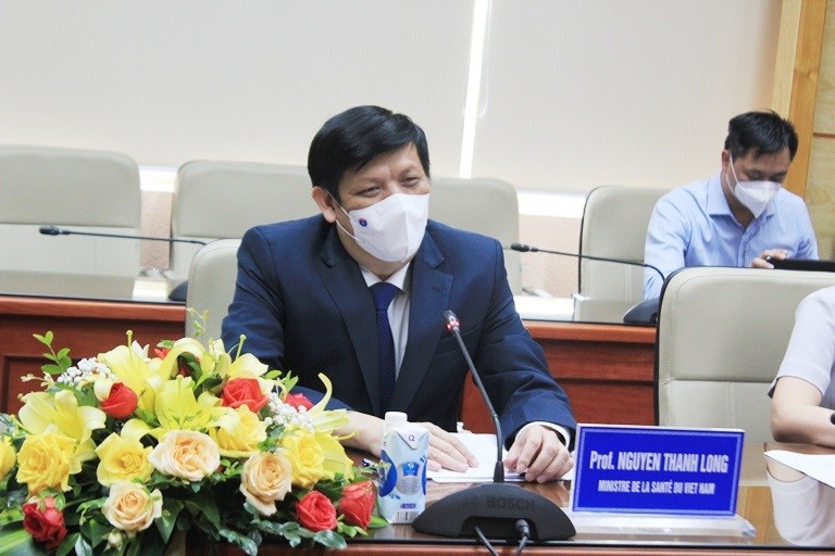 Bộ trưởng Bộ Y tế Nguyễn Thanh Long  mong muốn các nước hỗ trợ Việt Nam tiếp cận nhiều hơn với các nguồn cung cấp vaccine phòng COVID-19. Nguồn: Bộ Y tế.
