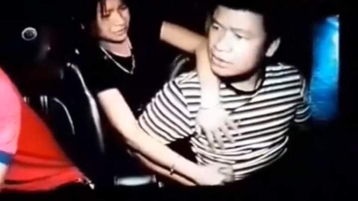 Video: Nam hành khách chửi bới, đấm liên tục vào mặt tài xế taxi