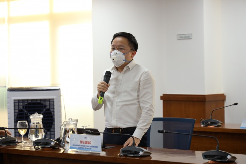Ông Từ Lương - Phó Giám đốc Sở Thông tin và Truyền thông phát biểu tại họp báo. Ảnh: Trung tâm báo chí TP Hồ Chí Minh.