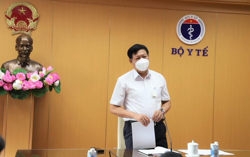 Thứ trưởng Bộ Y tế Đỗ Xuân Tuyên, Thứ trưởng Bộ Y tế phát biểu tại điểm cầu Bộ Y tế. Ảnh: BYT.