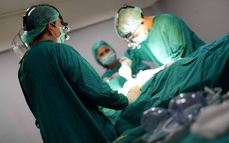 Yêu cầu Bệnh viện 1A báo cáo sự cố phẫu thuật nâng ngực khiến bệnh nhân tử vong